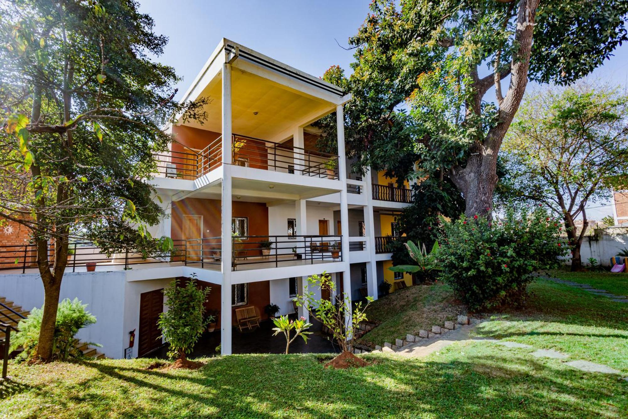 Hotel H1 Antsirabe Extérieur photo